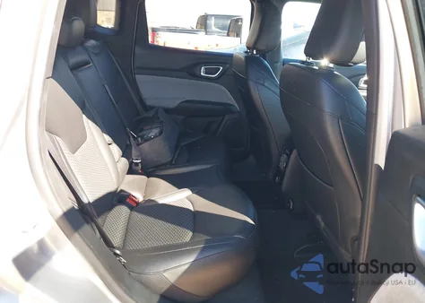 2024 Jeep Compass Latitude z USA, uszkodzony, nr VIN 3C4NJDBN4RT603696